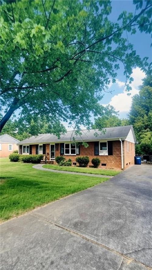 467 Harper St, Winston-Salem, NC, 27104-3817 | Card Image