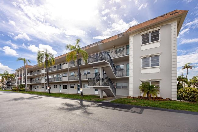 APT-109 - 211 Pasadena Ave N, Condo with 2 bedrooms, 2 bathrooms and null parking in ST PETERSBURG FL | Image 9