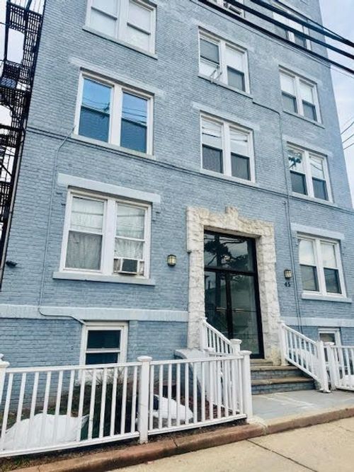 apt-24-45 Broadway, Bayonne, NJ, 07002-3475 | Card Image