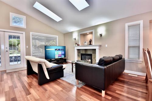 3035 Maplewood Crt, Coquitlam, BC, V3E3P3 | Card Image