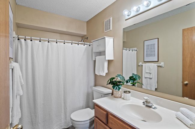 Main Level Bathroom | Image 13