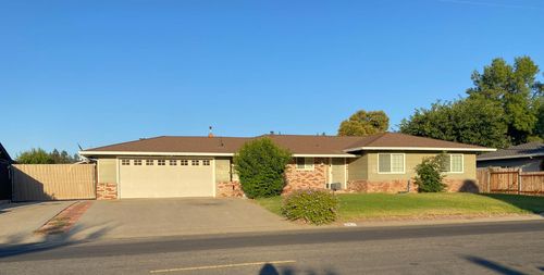582 Camino Cortez, Yuba City, CA, 95993-5605 | Card Image