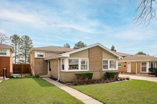 8929 National Avenue, Morton Grove, IL, 60053 | Card Image