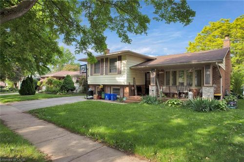 58 Winding Way Cres, London, ON, N6G3G2 | Card Image