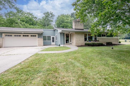 4212 W Scenic Avenue, Mequon, WI, 53092 | Card Image