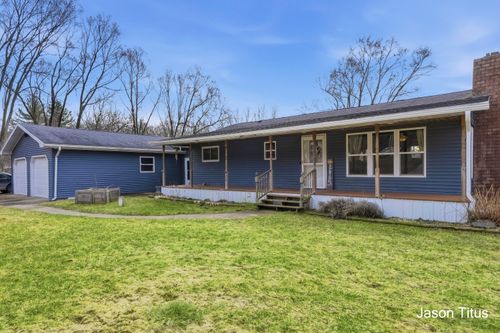 411 Hill St, Ionia, MI, 48846-9617 | Card Image