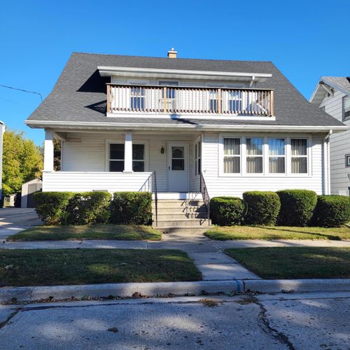 1005 Webster St, Two Rivers, WI, 54241-3737 | Card Image