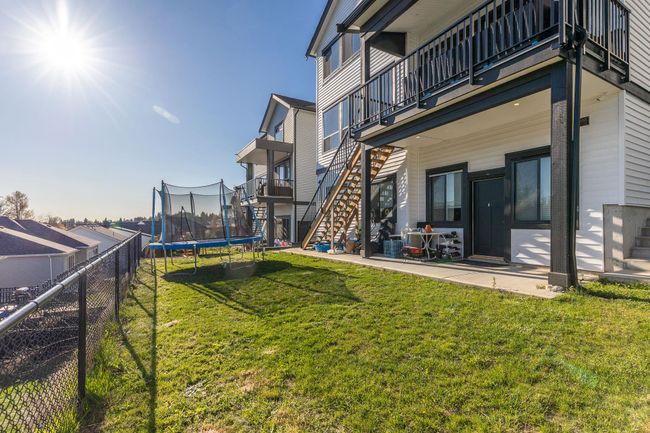 33990 Parr Ave, House other with 6 bedrooms, 4 bathrooms and null parking in Mission BC | Image 33