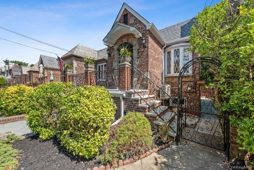 ph-64-23 Alderton St, Rego Park, NY, 11374-5011 | Card Image