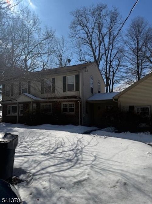 5 Linabury Ln, Chester, NJ, 07930-2354 | Card Image