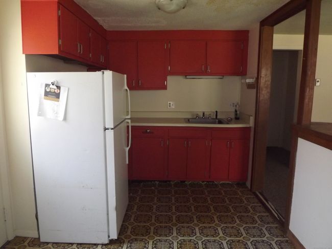 B - 7 White Oak Condo Lane, Condo with 2 bedrooms, 1 bathrooms and 2 parking in Mansfield CT | Image 5