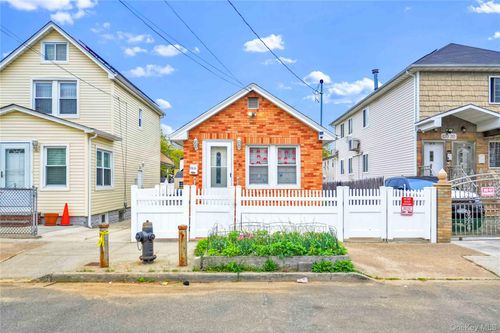 12024 147th Street, New York, NY, 11436 | Card Image