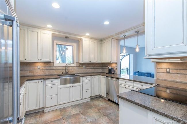 APT-102 - 123 Harbor Dr, Condo with 2 bedrooms, 3 bathrooms and null parking in Stamford CT | Image 10