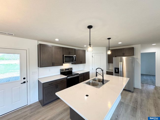 959 S Columbia Ave, House other with 3 bedrooms, 2 bathrooms and 2 parking in Seward NE | Image 6