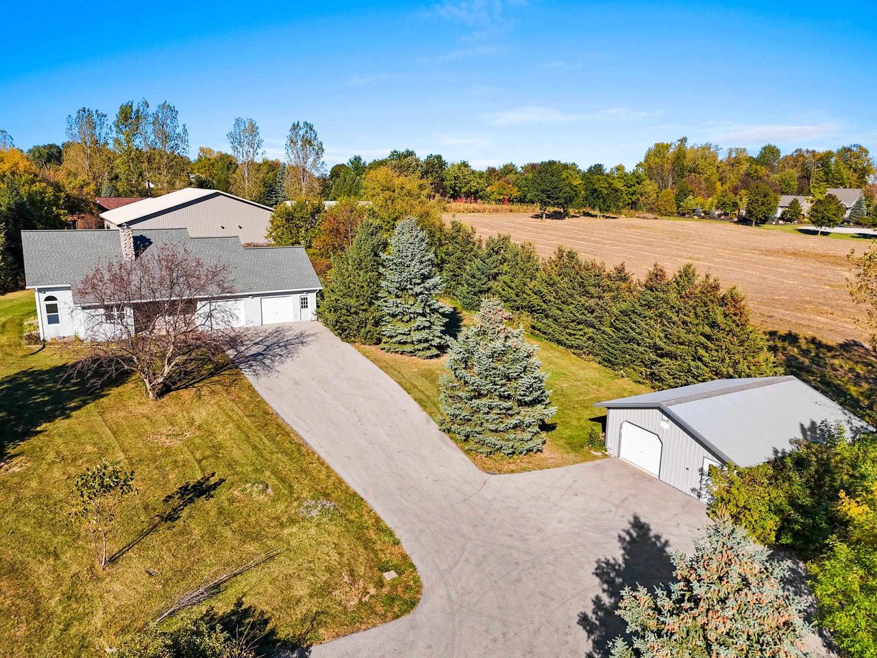 Gopher Hill Ct, DE Pere, WI 54115