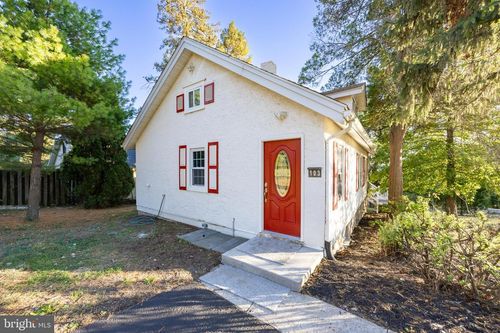 103 Valley View Rd, Phoenixville, PA, 19460-1003 | Card Image