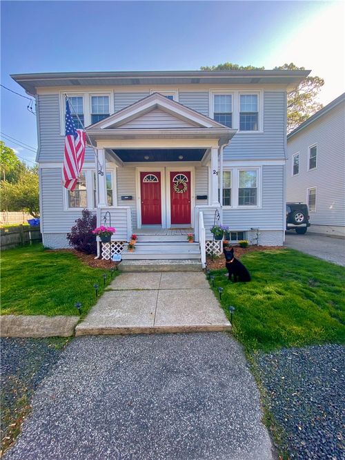 21 Washburn Ave, Rumford, RI, 02916-2812 | Card Image
