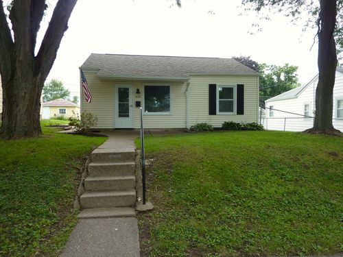 1631 W 38th St, Davenport, IA, 52806-5514 | Card Image