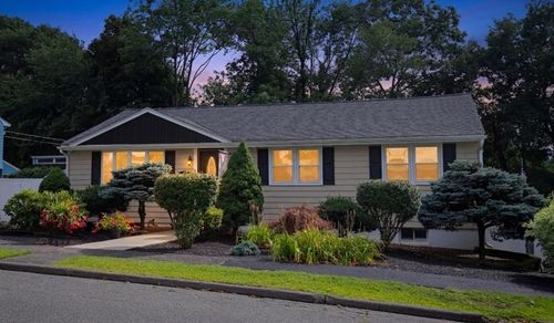 1 Biscayne Ave, Saugus, MA, 01906-2201 | Card Image
