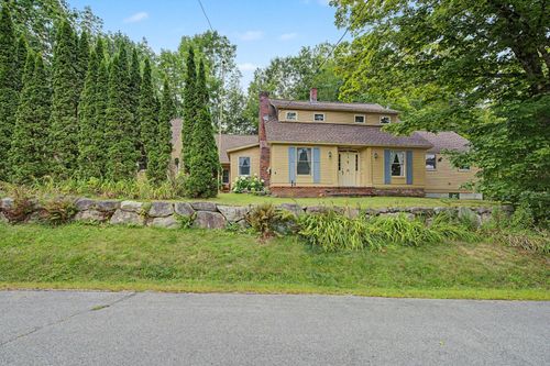 52 Chase St, Sunapee, NH, 03782-2502 | Card Image