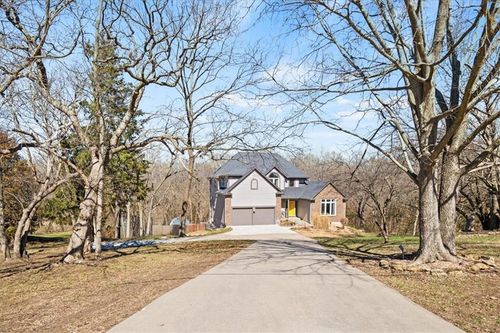 32210 W 91st St, De Soto, KS, 66018-8151 | Card Image