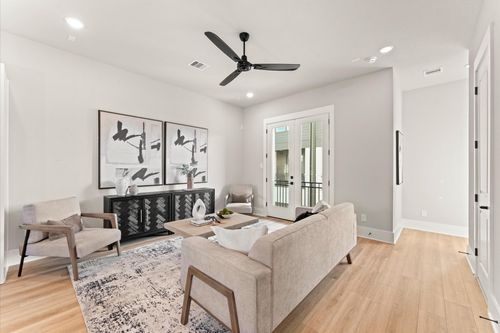 c-1102 Mansfield St, Houston, TX, 77091-4014 | Card Image