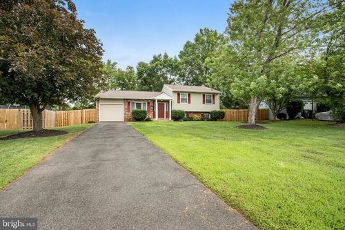 9253 Bayberry Ave, MANASSAS, VA, 20110-4611 | Card Image