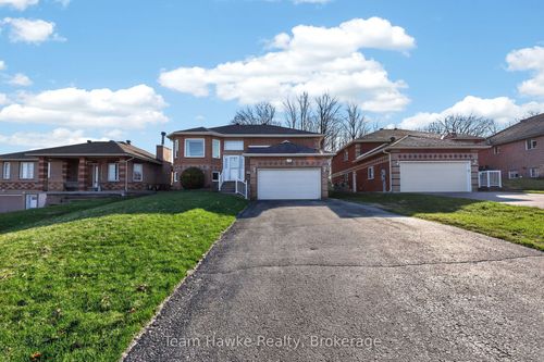 67 Maria St, Penetanguishene, ON, L9M2G7 | Card Image