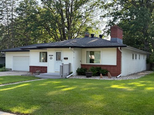 1124 Phinney Ave, Detroit Lakes, MN, 56501-3304 | Card Image