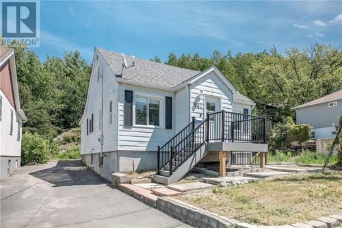 942 Martindale Rd, Sudbury, ON, P3E4J2 | Card Image