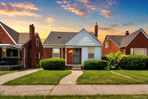 19409 Fairport St, Detroit, MI, 48205-2291 | Card Image