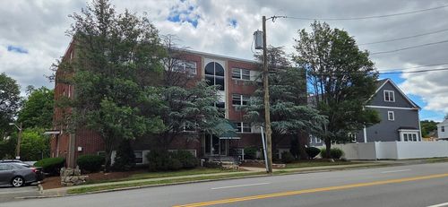 1d-558 Main St, Stoneham, MA, 02180-2863 | Card Image