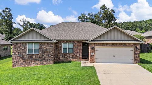 233 Redwood Ln, Russellville, AR, 72802-6002 | Card Image