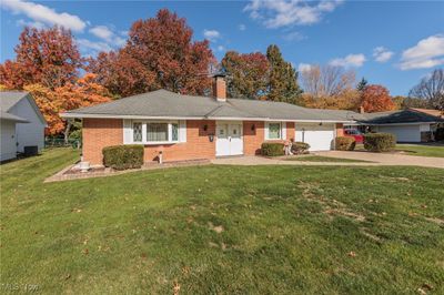 25921 Euclid Chagrin Parkway, House other with 3 bedrooms, 2 bathrooms and null parking in Richmond Heights OH | Image 3