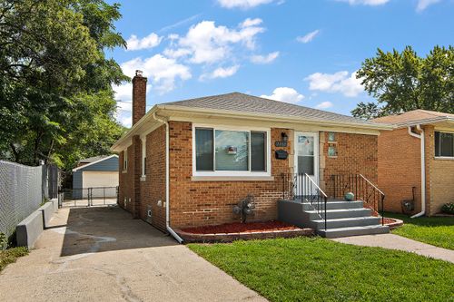 1051 Burnham Ave, Calumet City, IL, 60409-5107 | Card Image