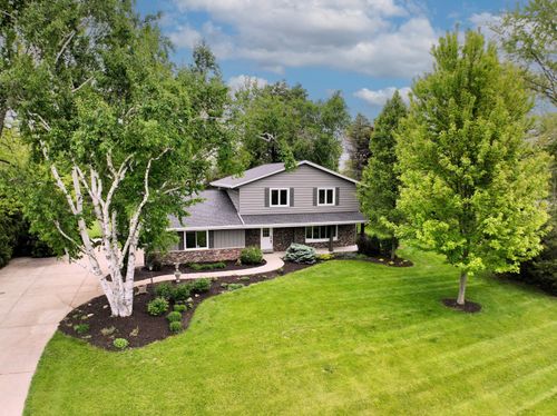 15710 Kata Dr, Elm Grove, WI, 53122-1035 | Card Image