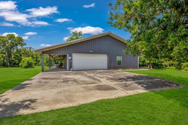 250 County Road 498, Home with 3 bedrooms, 2 bathrooms and 6 parking in Sweeny TX | Image 12
