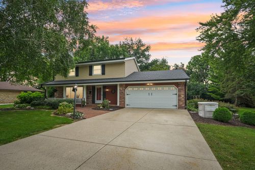 1815820 Jackson Dr, Menomonee Falls, WI, 53051-5555 | Card Image