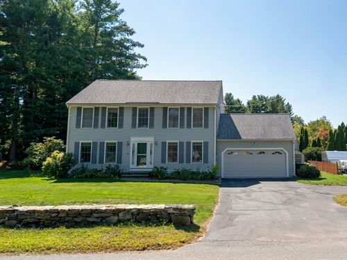 141 Ridge Rd, Nashua, NH, 03062-2212 | Card Image