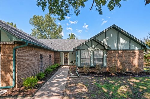 2516 Bowling Green St, Denton, TX, 76201-0700 | Card Image