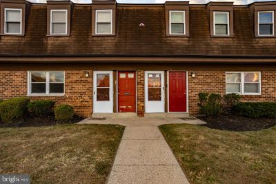 823 Henri Court, Condo with 1 bedrooms, 1 bathrooms and null parking in BURLINGTON NJ | Image 1