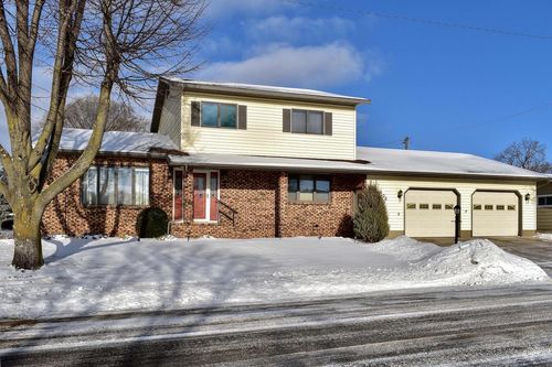 935 38th Ave, Goodview, MN, 55987-1740 | Card Image