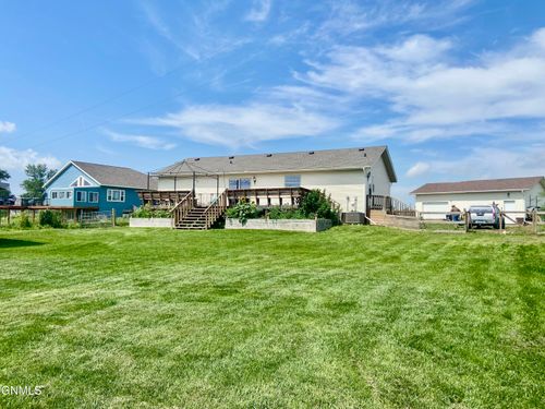 14092 Southview Dr, Williston, ND, 58801-9547 | Card Image