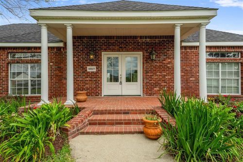 6817 Bonne Meadow Ln, Lake Charles, LA, 70605-0499 | Card Image