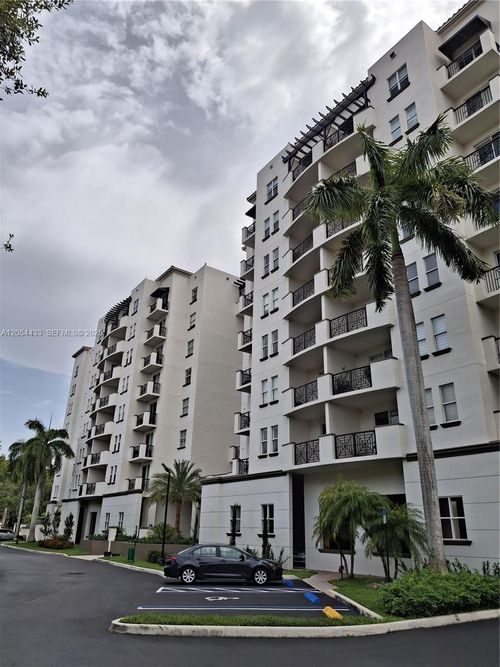 ph05-9021 Sw 94th St, Miami, FL, 33176-2111 | Card Image