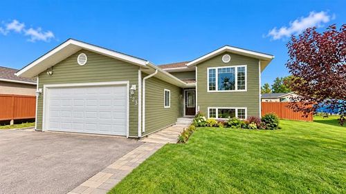 123 Railroad Ave E, Morris, MB, R0G1K0 | Card Image
