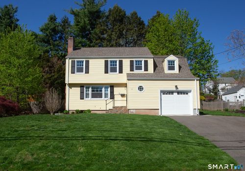 71 Riggs Ave, West Hartford, CT, 06107-3034 | Card Image