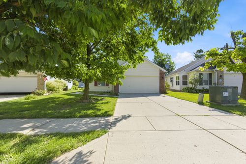 226 Gazebo Dr, Indianapolis, IN, 46227-3015 | Card Image