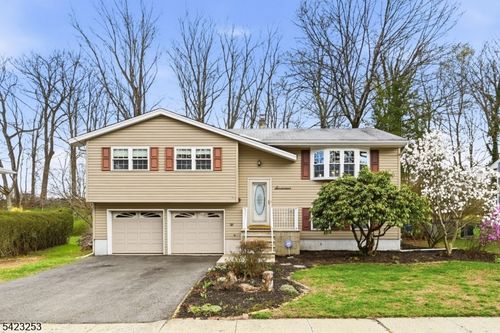 17 Donald Ave, Newton, NJ, 07860-2301 | Card Image