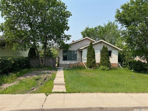 674 Robinson Street, Regina, SK, S4T2L8 | Card Image